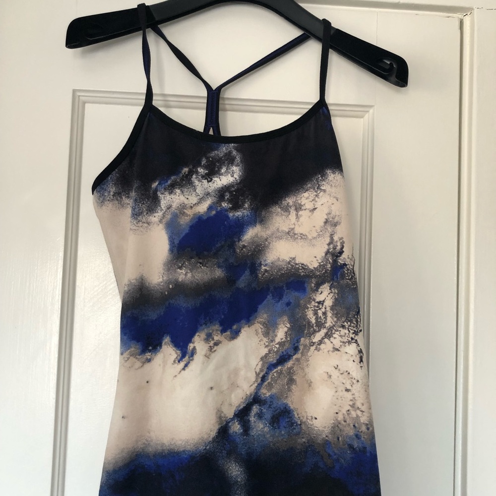 Lululemon tank